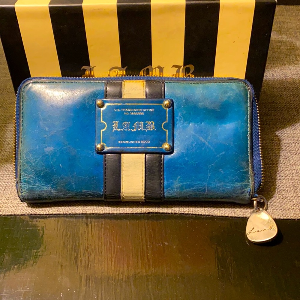 LAMB by Gwen Stefani Wallet